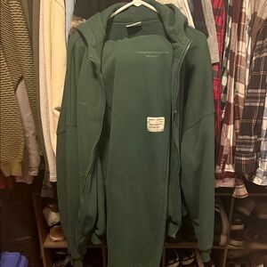 Women's Green Comfrt straight leg sweat pants and oversized zip hoodie. M